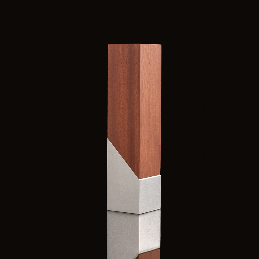 Bloque Trofeo de Acero y Madera 